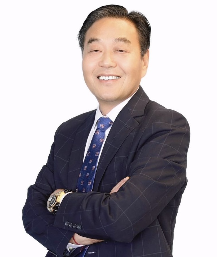 dr bin tang author headshot